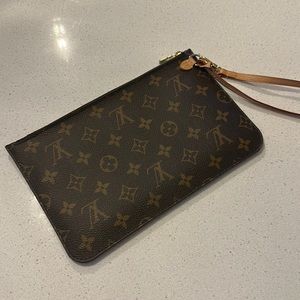 LV Never Full Clutch